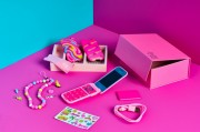 HMD Barbie 芭比聯(lián)名主題翻蓋功能機發(fā)布：粉色機身，支持 4G LTE 網(wǎng)絡(luò)