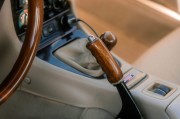 車載時鐘怎么調時間？這種操作對行車安全有何影響？