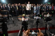 他信之女當選泰國新總理，泰媒：振興經濟將是她上任后首個挑戰