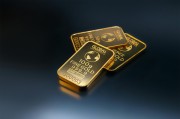 期貨交易中的技術指標與市場趨勢的結合應如何實現？