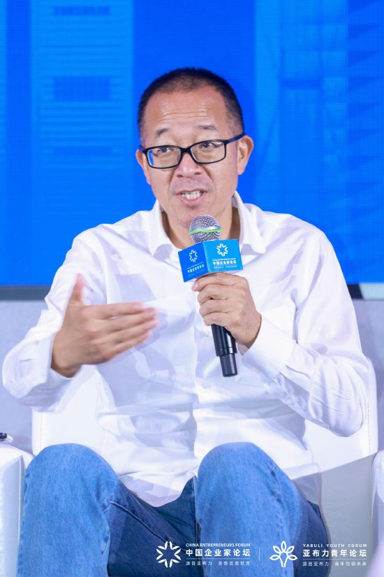 俞敏洪：內(nèi)卷降低了中國(guó)企業(yè)創(chuàng)新的能力和空間