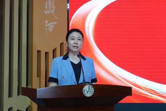 西鳳酒周艷花：下半年強(qiáng)化區(qū)域與價(jià)格管理，確保市場(chǎng)穩(wěn)定