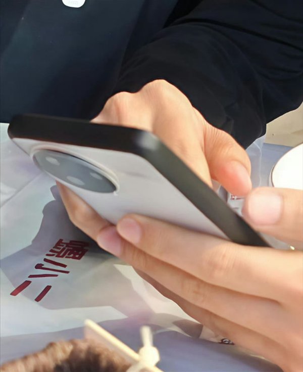 Redmi K80系列外觀首曝：用上Civi同款圓形后攝