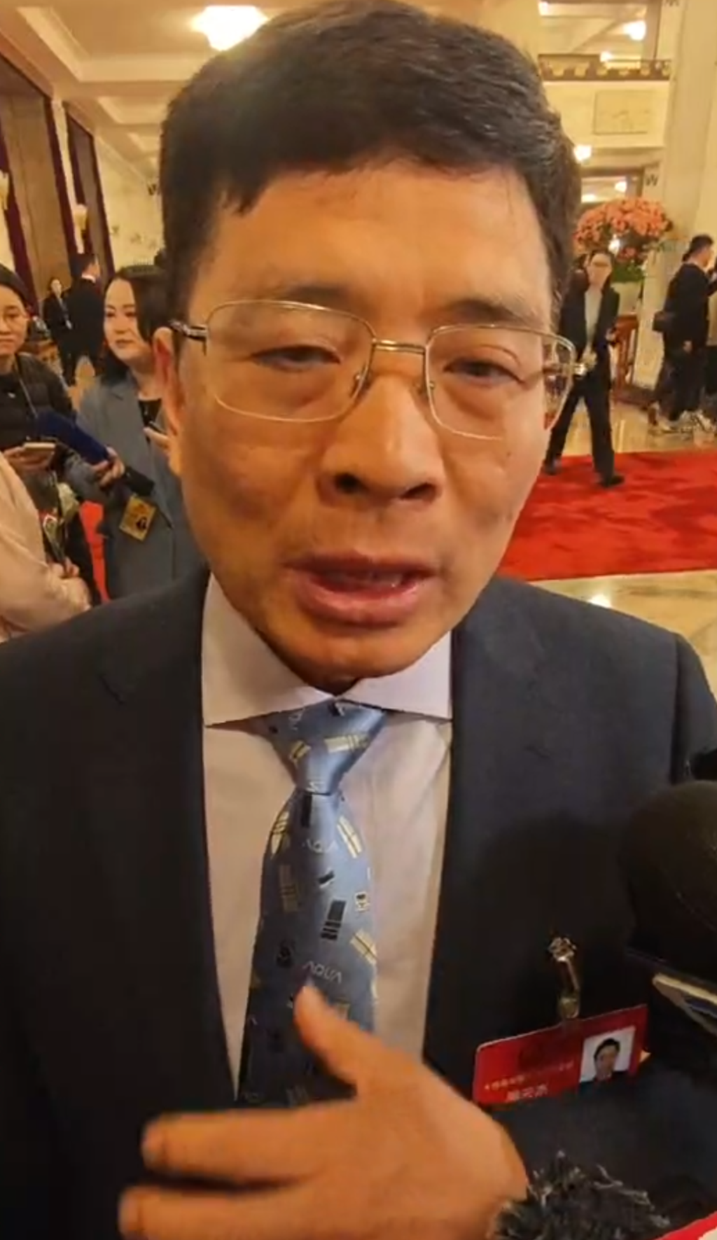 周云杰回應“出圈”：每個人都要適應網絡時代，希望全員擁抱新媒體